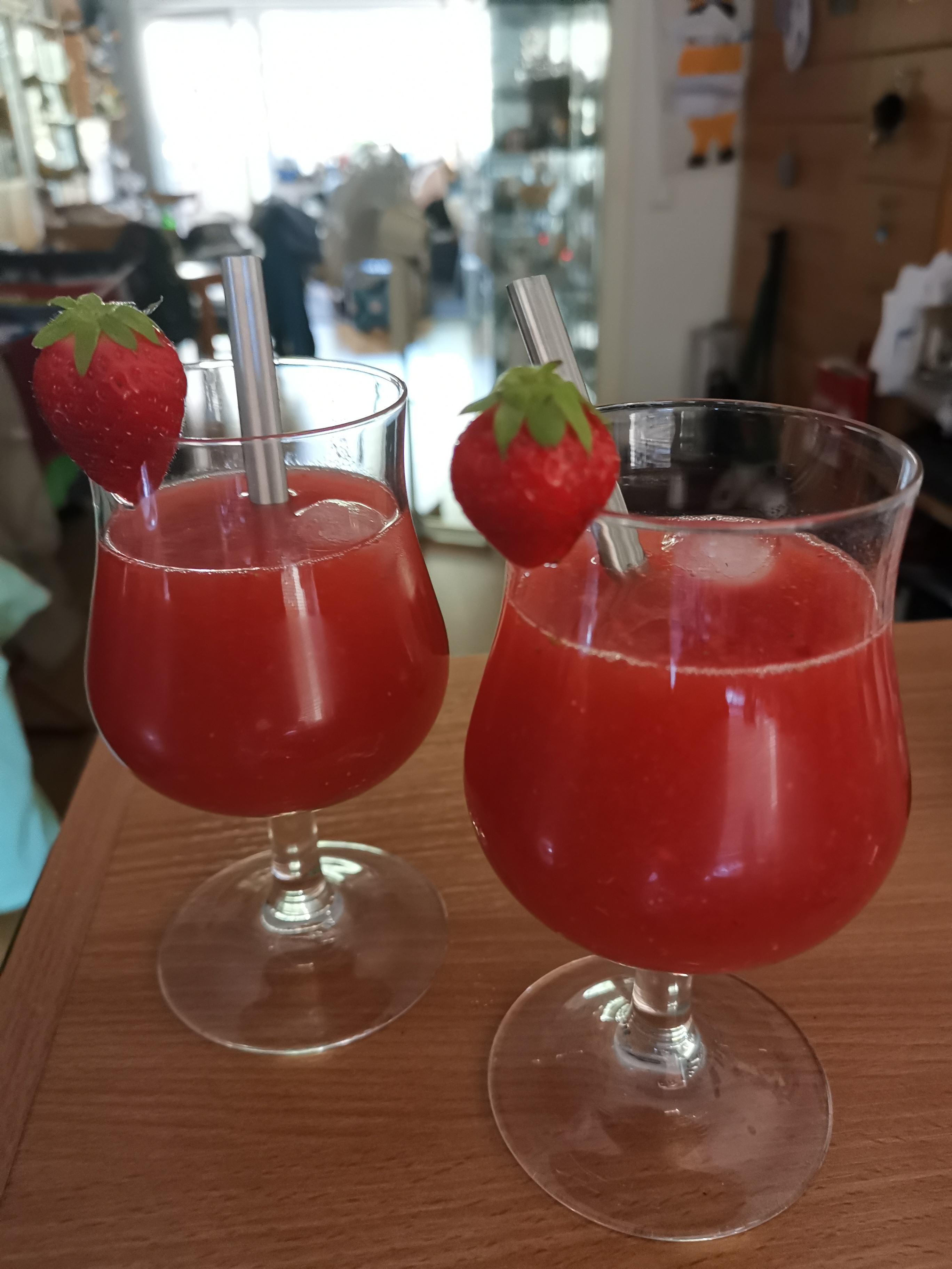 Erdbeerlimes selbst gemacht - Bluis Kochwelt